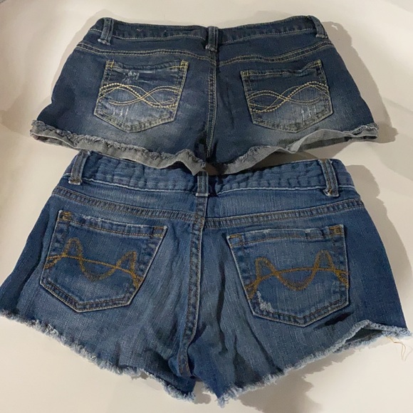 Set of 2 Mossimo supply co jean shorts size 3 - Picture 2 of 7